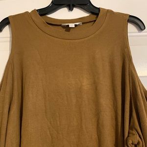 Blouse cold shoulder
